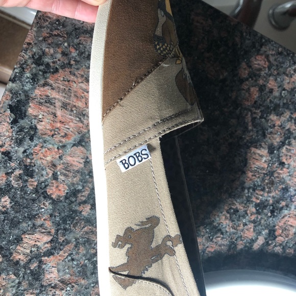 Bobs - Picture 4 of 5